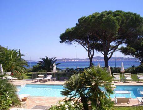 Hotel Villa Les Rosiers Grimaud Eksteriør bilde